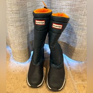 Hunter Snow Boots - Hunter Green with orange fleece lining.
